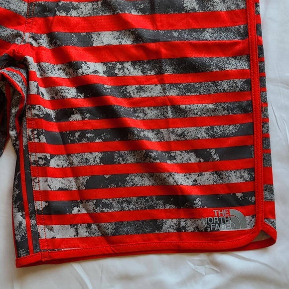 *Host Pick* North Face board shorts - Picture 5 of 16